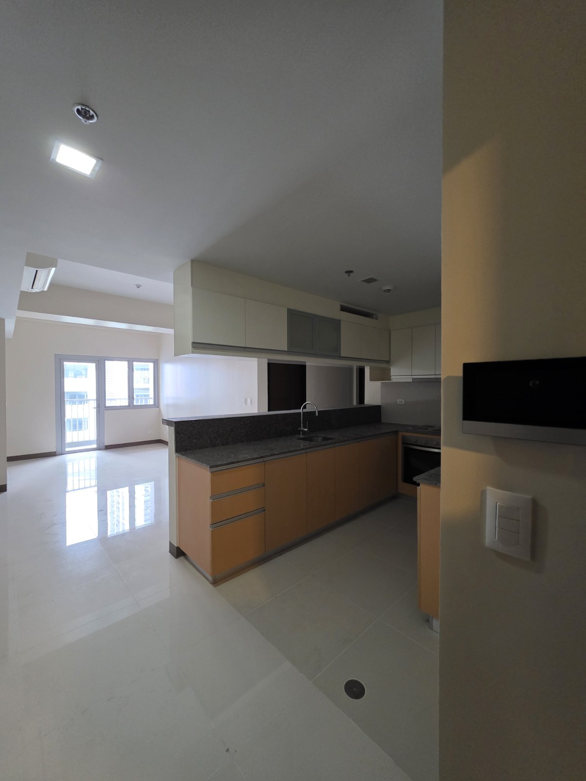 2BR 78SQM 1 PARKING 14.5M GROS